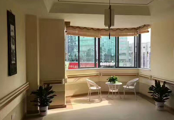 勞恩色彩，讓你的世界五彩繽紛