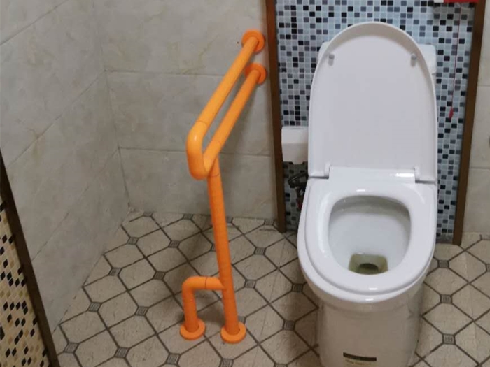 衛(wèi)生間淋浴房扶手應(yīng)該如何選購？勞恩扶手選購小貼士大放送